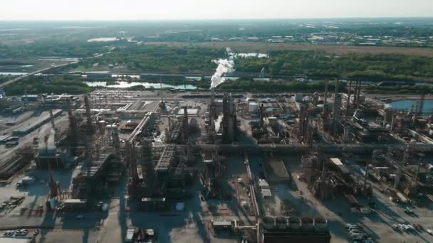 Zakład Petrochemiczny Rafinerii Ropy Naftowej Gazu Nagranie Drona Wysokiej Jakości — Wideo stockowe