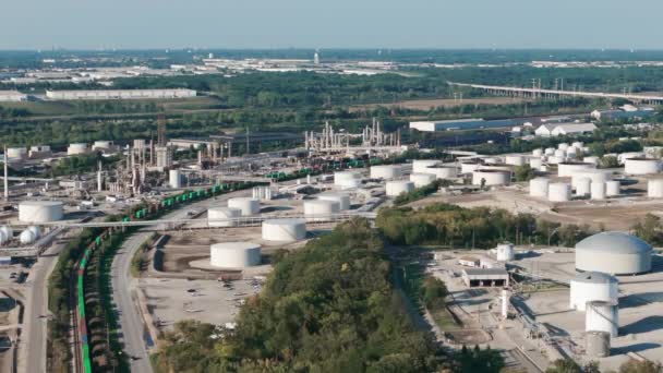 Zakłady Zbiorniki Petrochemiczne Rafinerii Ropy Naftowej Gazu Szeroki Strzał Wysokiej — Wideo stockowe