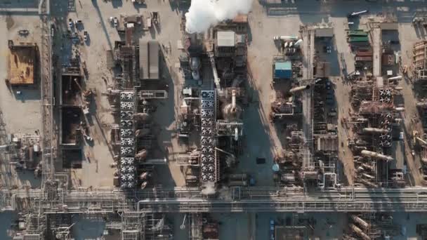 Drohnenaufnahmen Von Elementen Einer Petrochemischen Raffinerie Für Und Gas Hochwertiges — Stockvideo