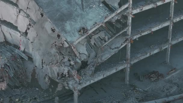 破壊された建物の航空ショット 建物の解体について 破壊された建物のドローンショット 高品質の4K映像 — ストック動画