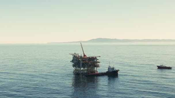 Luftaufnahmen Von Ölgasbohrplattformen Pazifischen Ozean Auf Kalifornien Hochwertiges Filmmaterial — Stockvideo