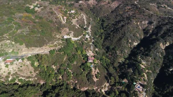 Letecká Shora Dolů Střílel Přes Kopce Hory Domy Santa Barbara — Stock video