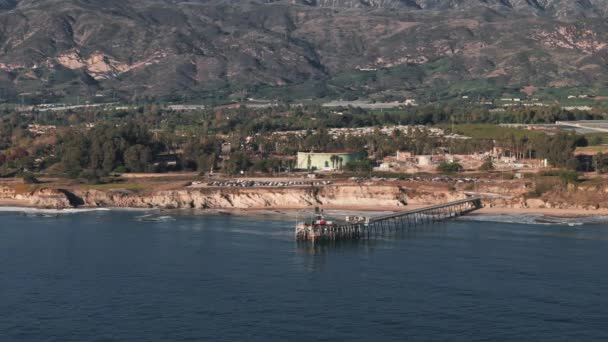 Aerial View Long Oil Pier Extending Small Island Shore Mussel — Stock Video
