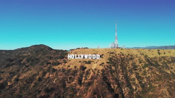 Fotografia Aérea Largura Torno Hollywood Assinar Letras Brancas Los Angeles — Vídeo de Stock