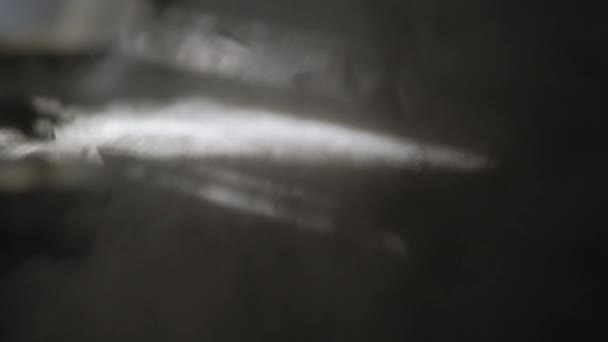 Nebel Vom Ultraschallluftbefeuchter Sonnenlicht Durch Das Fenster Zeitlupenaufnahmen Hochwertiges Filmmaterial — Stockvideo