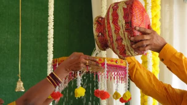 Prvek Tradiční Indické Hinduistické Svatby Zblízka Vysoce Kvalitní Záběry — Stock video