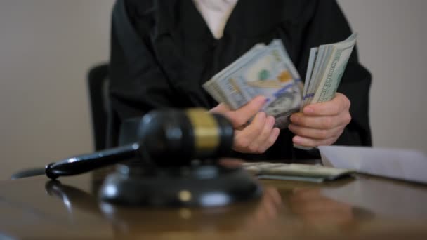 Juiz Aceita Dinheiro Conta Dinheiro Fecha Imagens Alta Qualidade — Vídeo de Stock
