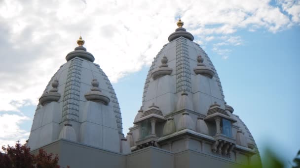 Templul Hindus Indian Turnuri Ale Templului Fundalul Cerului Înregistrare Înaltă — Videoclip de stoc