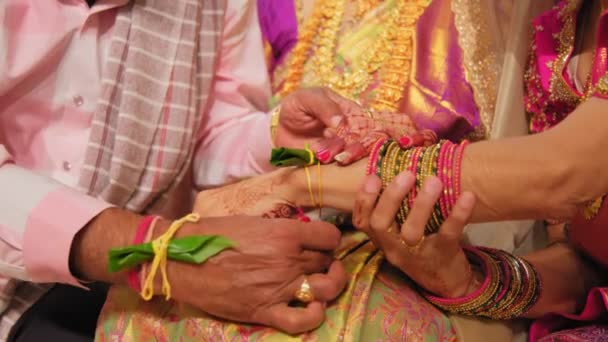 Close Beelden Van Element Van Traditionele Indiase Hindoeïstische Bruiloft Hoge — Stockvideo