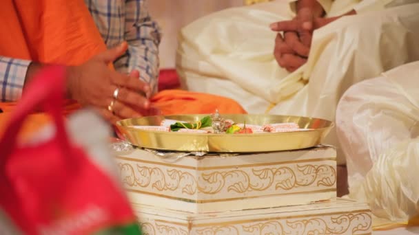 インドの伝統的なヒンドゥー教の結婚式の要素 高品質の4K映像 — ストック動画