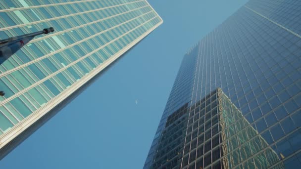 Skyline Rascacielos Urbano Con Arquitectura Moderna Paisaje Urbano Imponente Abajo — Vídeos de Stock