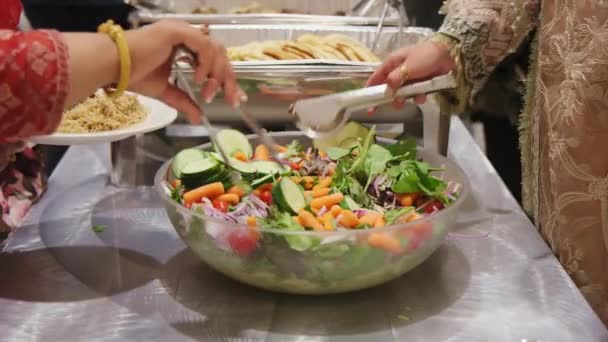 Vendéglátás Büfé Ételek Étteremben Hagyományos Hindi Esküvő Közelről Kiváló Minőségű — Stock videók