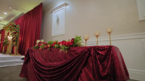 Element Der Roten Farbe Interieur Eines Trausaals Hochzeitsdekoration Weitschuss Hochwertiges — Stockvideo