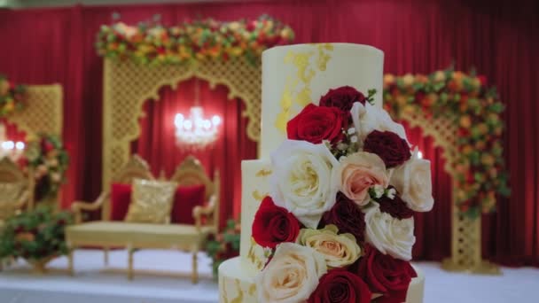 Close Shot Decorated Wedding Cake Event Move Camera View High — Stock Video