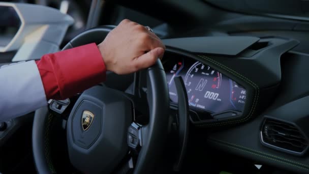 Lamborghini Supercar Interior Mão Sobre Volante Chicago Eua Set 2023 — Vídeo de Stock