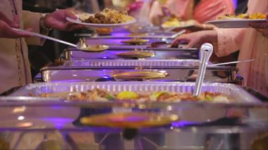 Triangle Buffet Yemek Tabakları Yemek Tabağı 'nın görüntü öğelerini mekan etkinliğinde kapat. Yüksek kalite 4k görüntü