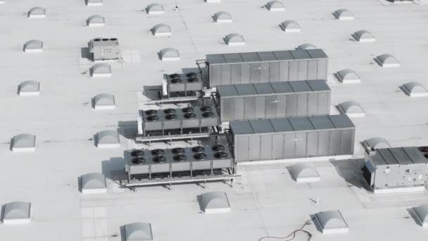 Μεγάλο Βιομηχανικό Σύστημα Κλιματισμού Hvac Στη Βιομηχανική Οροφή Αεροπλάνο Υψηλής — Αρχείο Βίντεο