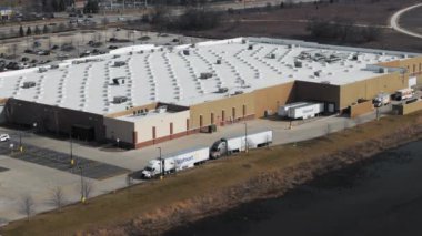 Walmart karavanı dağıtım merkezine park edilmiş. Naperville lL ABD. 3 Mart 2024. Yüksek kalite 4k görüntü