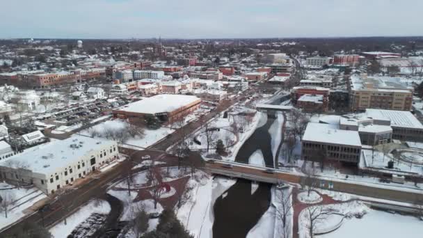 Luchtfoto Panoramisch Uitzicht Een Naperville Stad Bedekt Met Sneeuw Winter — Stockvideo