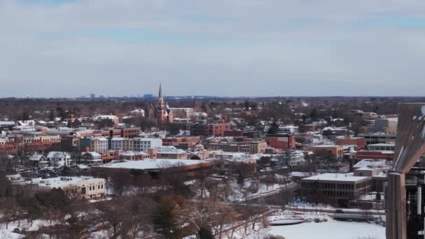 Breed Uitzicht Drone Panoramisch Uitzicht Een Naperville Stad Bedekt Met — Stockvideo