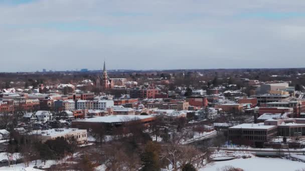 Weitwinkelaufnahme Einer Winter Schneebedeckten Stadt Naperville Einer Amerikanischen Stadt Mit — Stockvideo