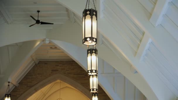 Lamp Celling Plezier Kerk Hoge Kwaliteit Beeldmateriaal — Stockvideo