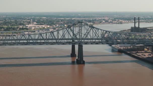 Drone Shot Bridge Mississippi River Waterfront Downtown City Skyline Nouvelle — Video
