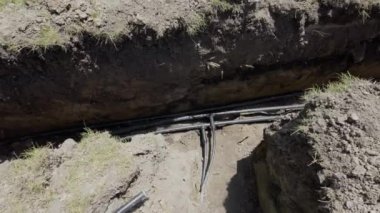 Siperlere yerleştirilmiş plastik borular. Yukarıdan aşağıya geniş açı. Yüksek kalite 4k görüntü