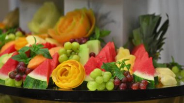 Etkinlikte Renkli Meyveler Masa Şekeri 'nde. Kamerayı çek. Yakın çekim. Yüksek kalite 4k görüntü