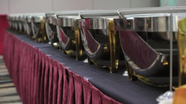 Üçgen Büfe Yemek Tabağı Aşındırma Tabağı. Kamera görüntülerini oynat. Yüksek kalite 4k görüntü