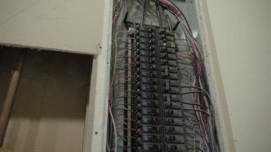 Ev inşaatında elektrik kutusu elementi. Yakın çekim. Yüksek kalite 4k görüntü