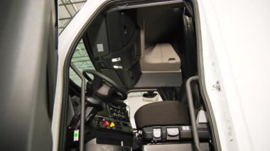  Kamyonun kabini. Dışarıdan ateş et. - Evet. Yüksek kalite 4k görüntü