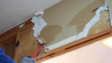 Yıkım süreci. Oda Duvarını Yıkma Süreci. Yüksek kalite 4k görüntü
