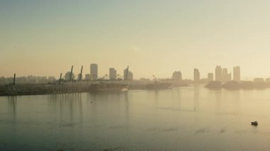 Sabah saatlerinde Miami Kargo Limanı manzarası. - Evet. Yüksek kalite 4k görüntü