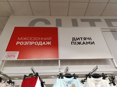 Kropyvnytskyi, Ukrayna - 15 Mart 2025: Spor motosikletleri