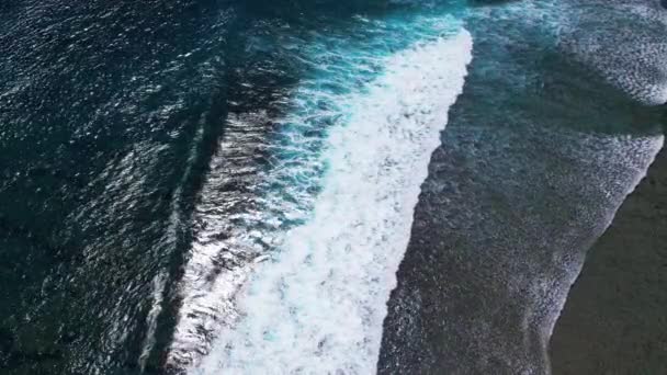 Waves Rolling Top Drone View Blue Turquoise Ocean Slow Motion — Stock Video
