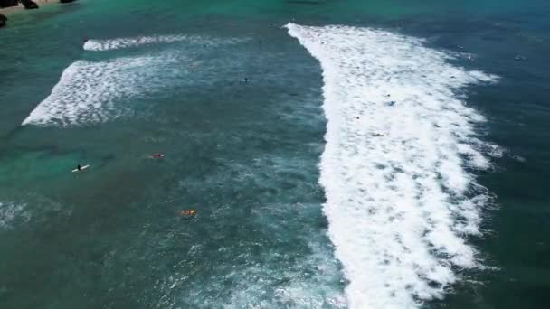 Nyugodt Légi Kilátás Trópusi Strandra Balin Óceánhullámok Parton Nincsenek Emberek — Stock videók