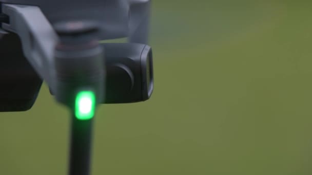 Absztrakt Closeup View Hovering Drone Szabadtéri Zöld Természet Háttér Kiváló — Stock videók
