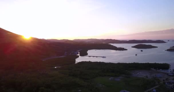 Βραδινή Θέα Του Χωριού Riung Κοντά Στο Island Marine Park — Αρχείο Βίντεο