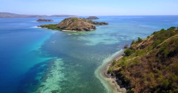 Αεροφωτογραφία Της Nunsa Tiga Ενός Νησιού Στο Θαλάσσιο Πάρκο Νησιών — Αρχείο Βίντεο