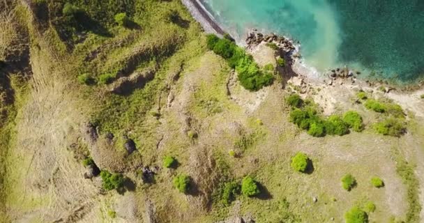 コモド国立公園 ラボアンバホ インドネシア東ヌサ テンガス島のパラオ パダル島の航空写真 — ストック動画