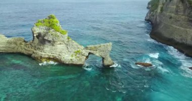 Atuh Sahili ve Nusa Penida Adası, Bali, Endonezya çevresindeki hava manzarası.