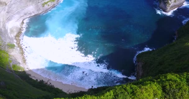 Luchtfoto Van Kelingking Beach Surround Cliffs Nusa Penida Bali Indonesië — Stockvideo