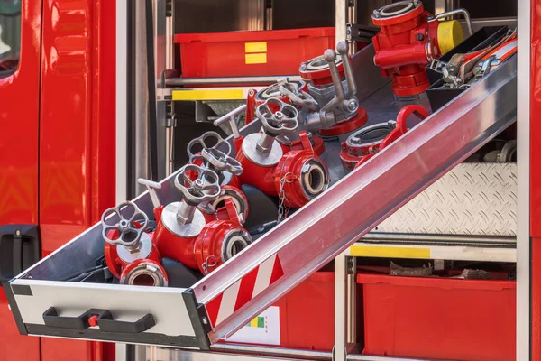 红色消防车内的应急设备 — 图库照片