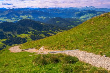 Oberstaufen (Bavyera, Almanya) yakınlarındaki Hochgrat dağından görüntü)