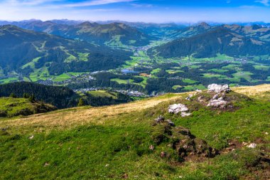 Allgaeu Alplerinde Sulzberg gölü (Bavyera, Almanya)