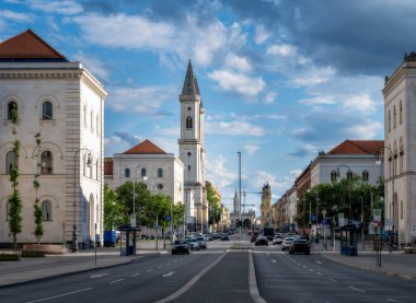 Münih şehri (Germnay, Bavyera), Ludwigstrasse boyunca görünüm