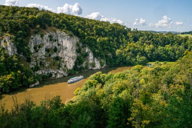 Tuna Boğazı 'nı geçen yolcu gemisinin adı Weltenburg Narrows.