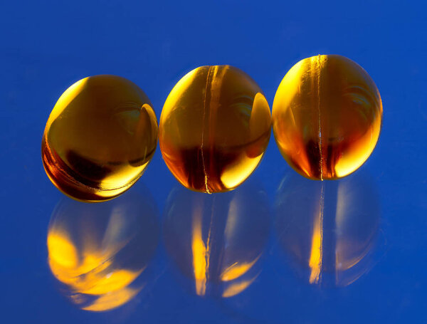 Макро из капсул рыбного жира Омега-3