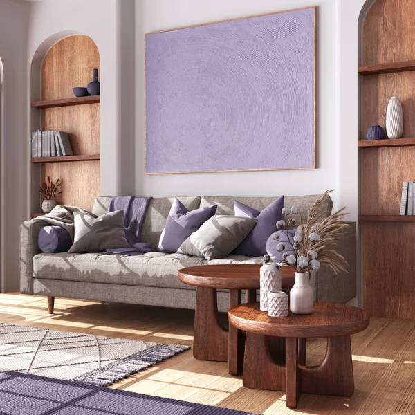 ファブリックソファ コーヒーテーブル 白と紫のトーンでカーペットと古典的な木製のリビングルーム 寄木細工の床と棚 農家のインテリアデザイン — ストック写真